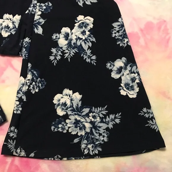 🧿  Blue floral Matching Two piece outfit. Pants with top🧿 - Picture 2 of 6